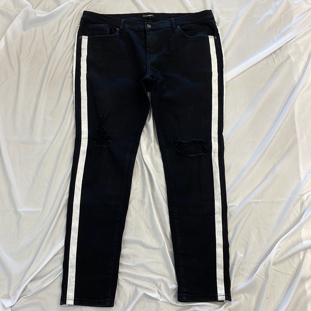❌SOLD❌Fashion Nova Carter Side Striped Skinny Jean - Picture 4 of 9
